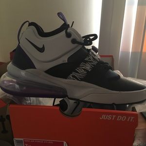 Nike Air Force 270